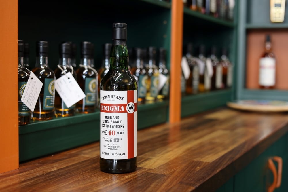 Cadenhead Enigma 40 YO 1985 - mood shot