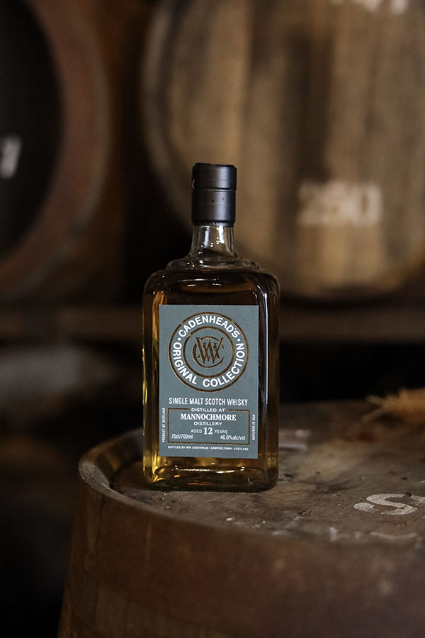 Cadenhead Mannochmore 12 YO 2013 - mood shot 1 Cadenhead Mannochmore 12 YO 2013 - mood shot 1