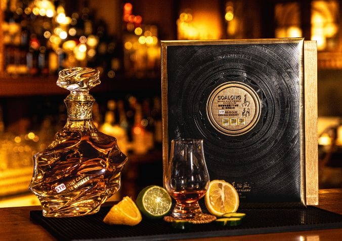 Goalong Whiskey STR Wine Cask SC Crystal Bottle mood shot